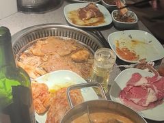 -金滏山烤肉·海鲜·火锅自助餐厅(襄阳万达店)