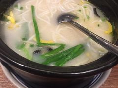 -云海肴·汽锅鸡·云南菜(天山百盛优客店)