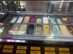 -莓园冰淇淋店