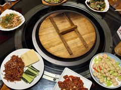 -人民公社铁锅炖·东北菜(卫国道店)