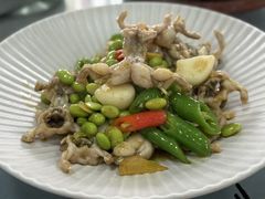 田鸡烧毛豆-沪依小酒馆心意菜