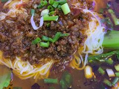 -渝之汇牛肉豌杂面