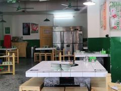 大堂-石灰市老火锅(北滨路店)