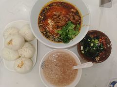 -李与白包子铺(桐梓林店)