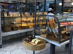 面包甜点陈列柜-面包新语(上地华联店)