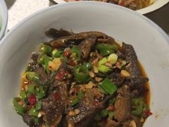 -老湖南民间菜·牛肉十八炒(花都店)