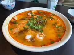 -大头虾越式风味餐厅(光明广场店)