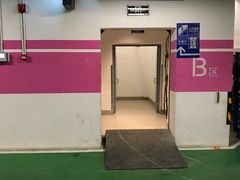 -徐汇日月光地下停车场