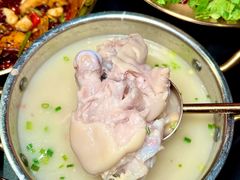 -何师烧烤Pro ·江湖川菜·小龙虾·精酿啤酒(太古里旗舰店)