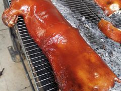 -黄记四更烤乳猪店