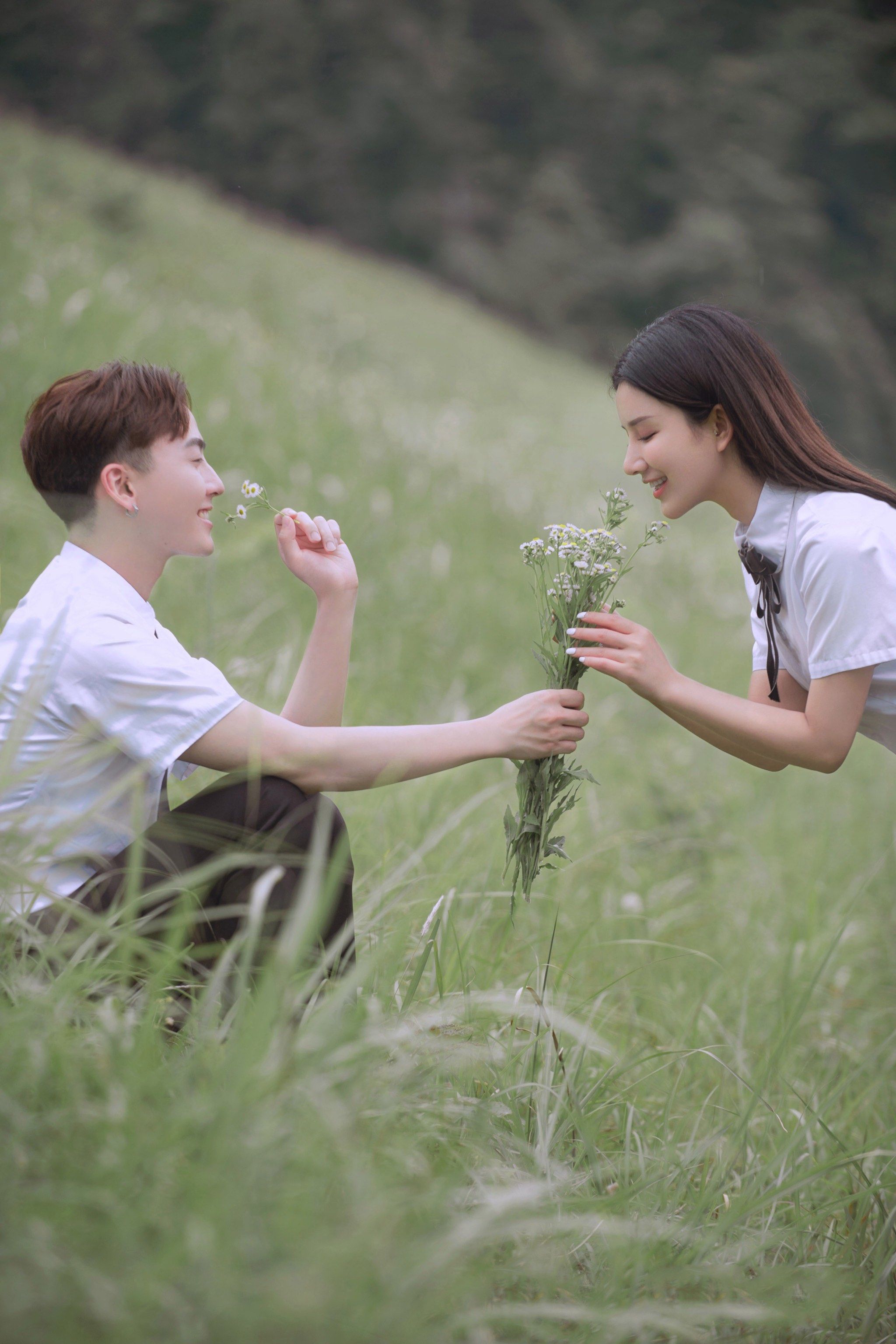 草坪森系情侣写真