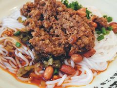-熊大师牛羊粉(红谷凯旋店)