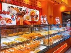 面包甜点陈列柜-嘉华鲜花饼·现烤(昆明老街店)