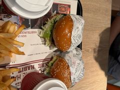 -The Habit Burger Grill 哈比特汉堡(复兴soho店)