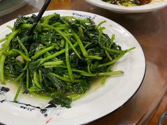 清炒苕尖-椒香川流不息川菜馆(二七北路店)
