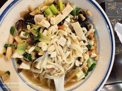 -蓝田九大碗民俗食府(蓝田店)