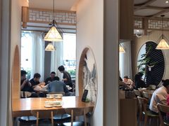 靠窗位-兔行天下-鸿鹤鲜锅兔(中海国际店)