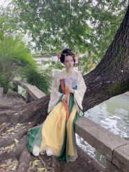 -一揽芳华汉服旗袍体验馆(拙政园店)