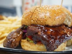 伊比利亚猪肋排汉堡-HELLO 27 意面·沙拉·帕尼尼