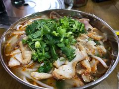 加肉加肚-老味道遵义虾子羊肉粉(兴关路店)