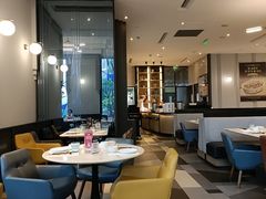 -港丽餐厅(高德置地店)