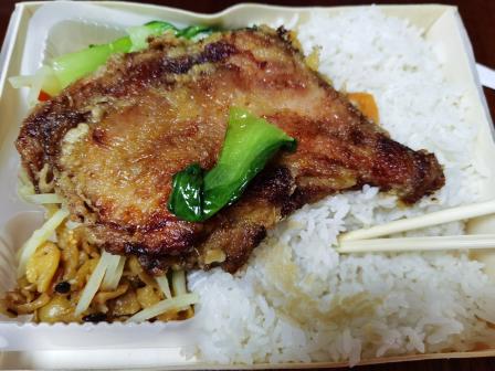 东池便当(南翔店)-"好久没吃他家的鸡腿饭了,上次看到同事点的.