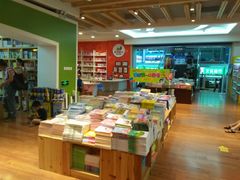 -新华书店(泉城路店)