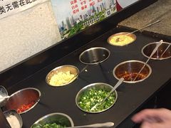 自助调料区-清真·海清斋铜锅涮肉牛羊肉小炒泡馍(大雁塔店)