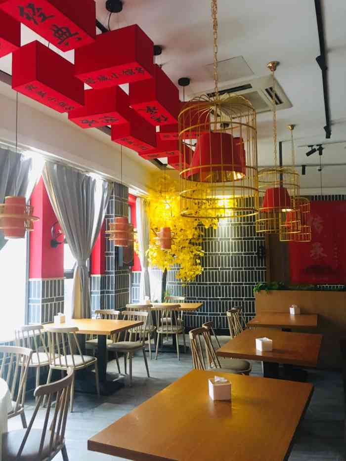 蓉城小馆(锦绣店)-"普通的家常小炒菜馆,些许中式古色简装,或.