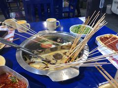 -马路边边串串香(苗栗路店)
