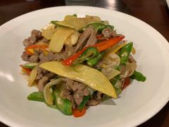 酸木瓜炒牛肉-紫滇源云南生态菜(丹凤街店)