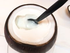 -志龙皇冠吃货椰子铺