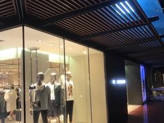 -URBAN REVIVO(欢乐海岸购物中心店)