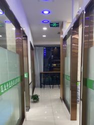 -苗医生专业祛痘·皮肤管理