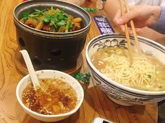 干锅牛蛙面-霸道川面馆(张江店)
