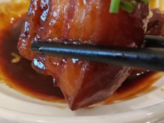 招牌红烧肉-松沪名灶·豆浆鱼头·新上海菜(飞航吾悦广场店)