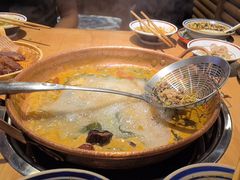 -洱火云南酸菜牛肉火锅(石景山当代商城店)