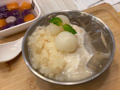 西贡生椰龙眼冰-满记甜品(优客百盛店)