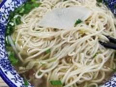 -陇上全荟兰州传统牛肉面(延吉路店)