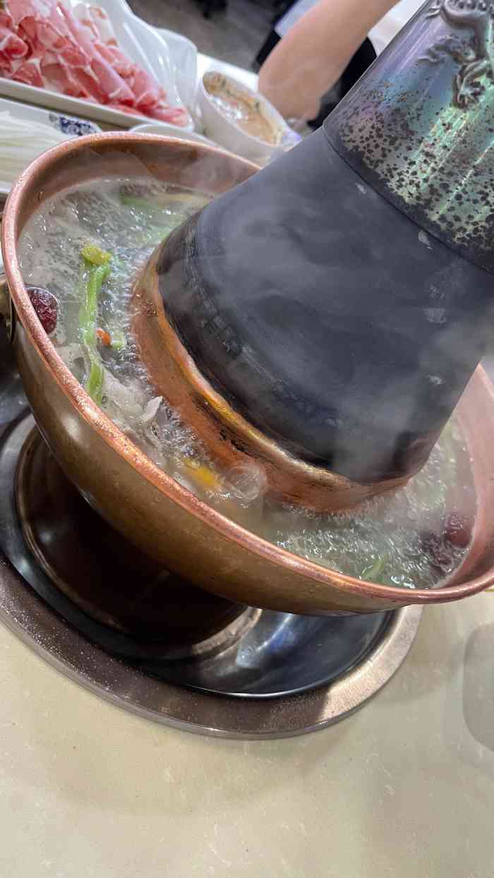 楼外楼肥羊木炭火锅居(和顺街店)-"有什么去比秋天的第一顿火锅更让人