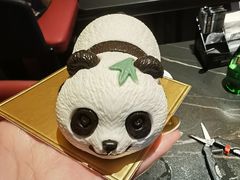 -雍容荟帝王蟹活龙虾展台自助(IFS黑金店)