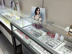 -零度眼镜·宝视友·蔡司依视路(吾悦花街店)