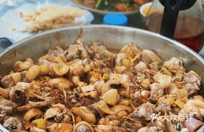 Braised Chicken with Five-Finger Mulberry Root