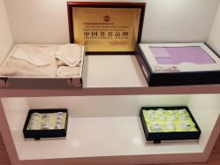 -晶奕空间专业脱毛连锁机构