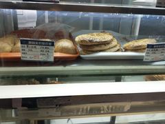 面包甜点陈列柜-白玉兰食品(甜云店)