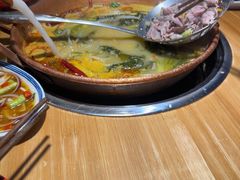 -洱火云南酸菜牛肉火锅(石景山当代商城店)