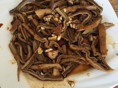 -溢心园香河肉饼总店