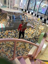 -多多淘儿童体验中心(重庆来福士店)