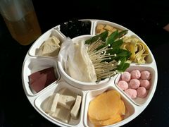 -鸡遇虾煲干锅火锅(小寨金莎店)