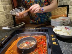 -老牌坊云南鱼豆花火锅(哈西万达店)